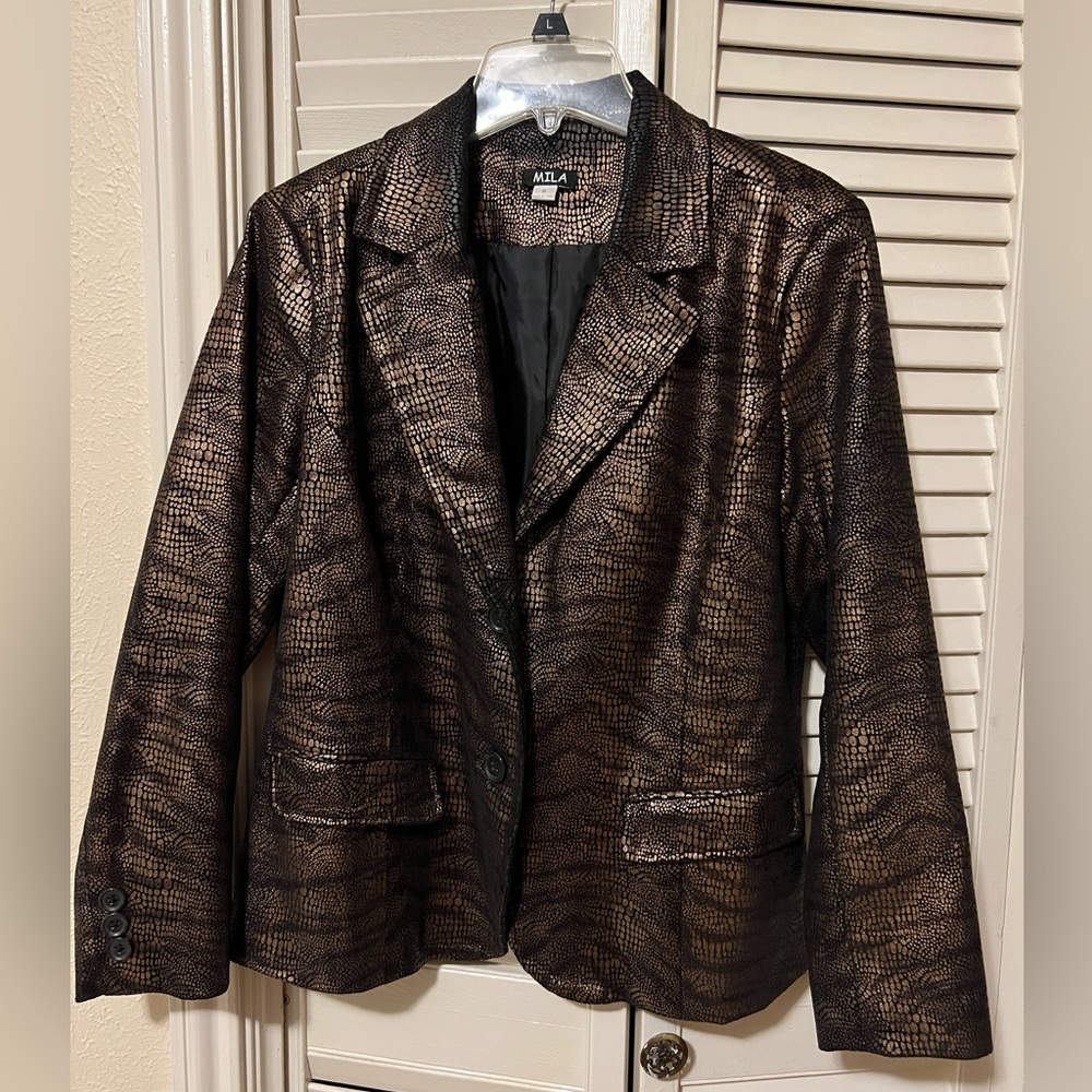 Mila brand Blk w/bronze metallic snake like print blazer Sz M.
